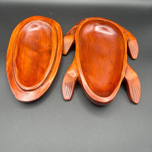 Vintage 1980s Hand Carved Wooden Frog Trinket Box from Aruba - Picture 6 of 7